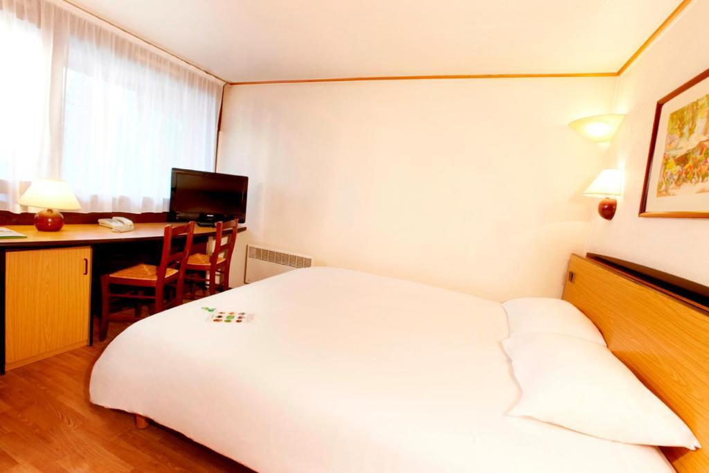 Campanile Hotel מאיין חדר תמונה